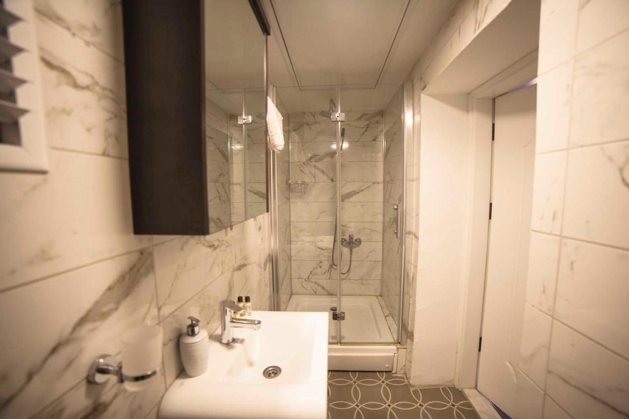 Galata Cicek Suites Истанбул Екстериор снимка