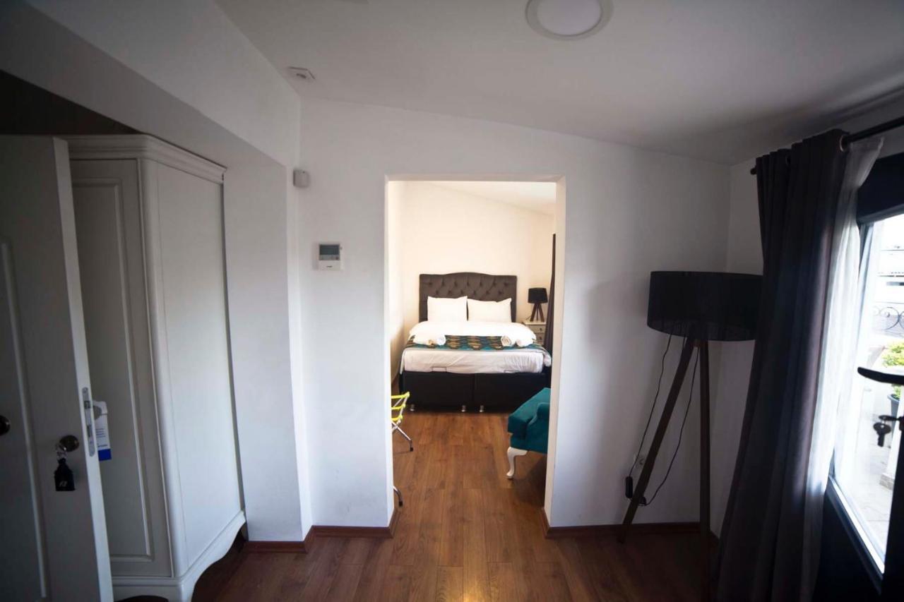 Galata Cicek Suites Истанбул Екстериор снимка