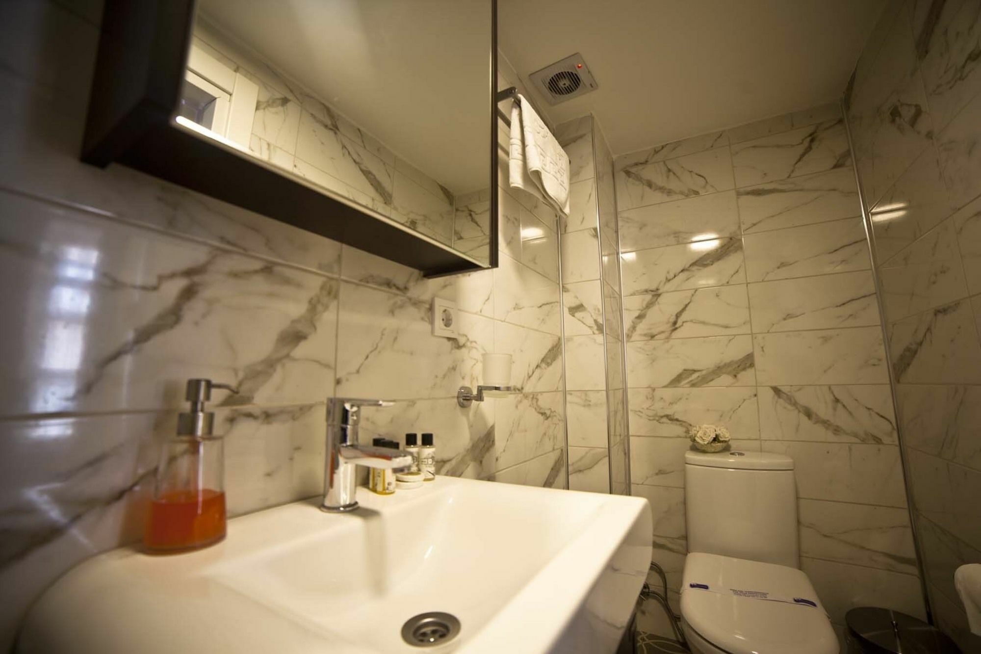 Galata Cicek Suites Истанбул Екстериор снимка